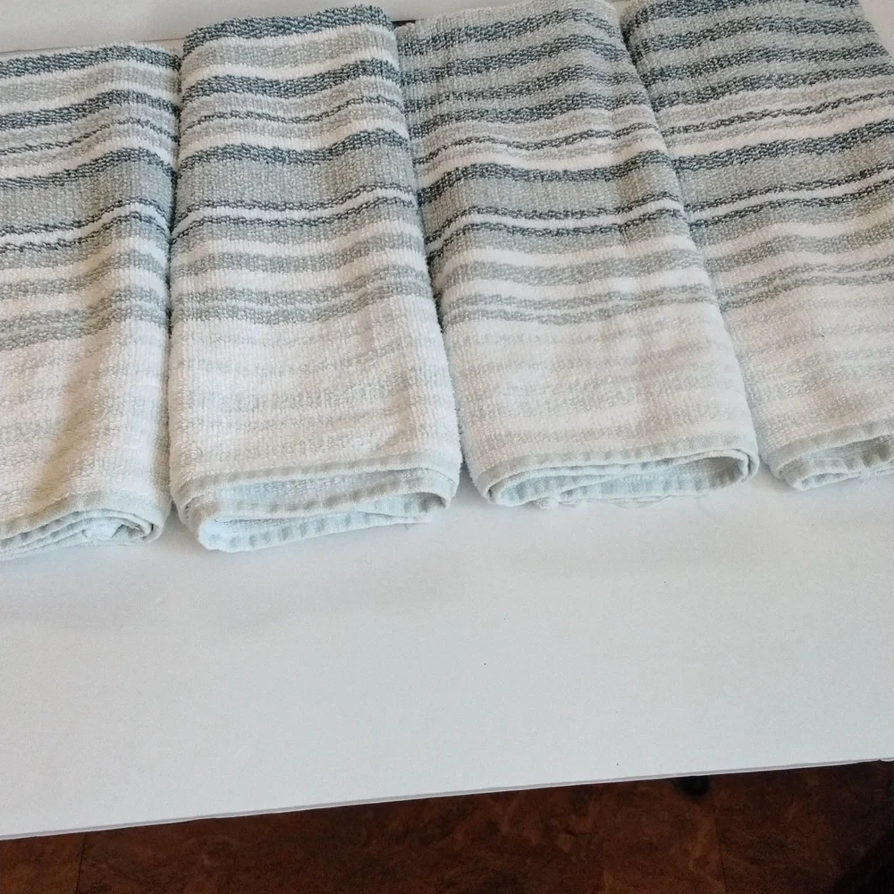 Tommy Bahama Navy and White Small Towels